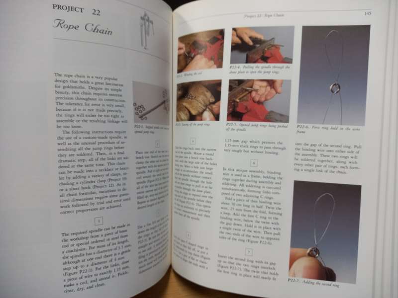 Professional Goldsmithing : A Contemporary Guide to Traditional Jewelry Techniques - Alan Revere