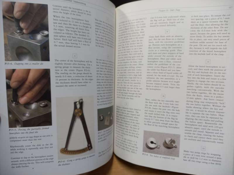 Professional Goldsmithing : A Contemporary Guide to Traditional Jewelry Techniques - Alan Revere
