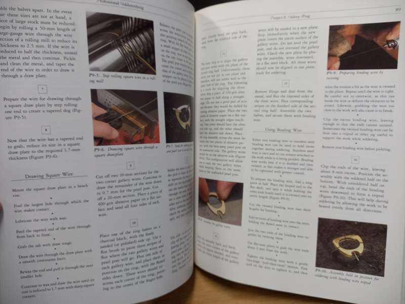 Professional Goldsmithing : A Contemporary Guide to Traditional Jewelry Techniques - Alan Revere