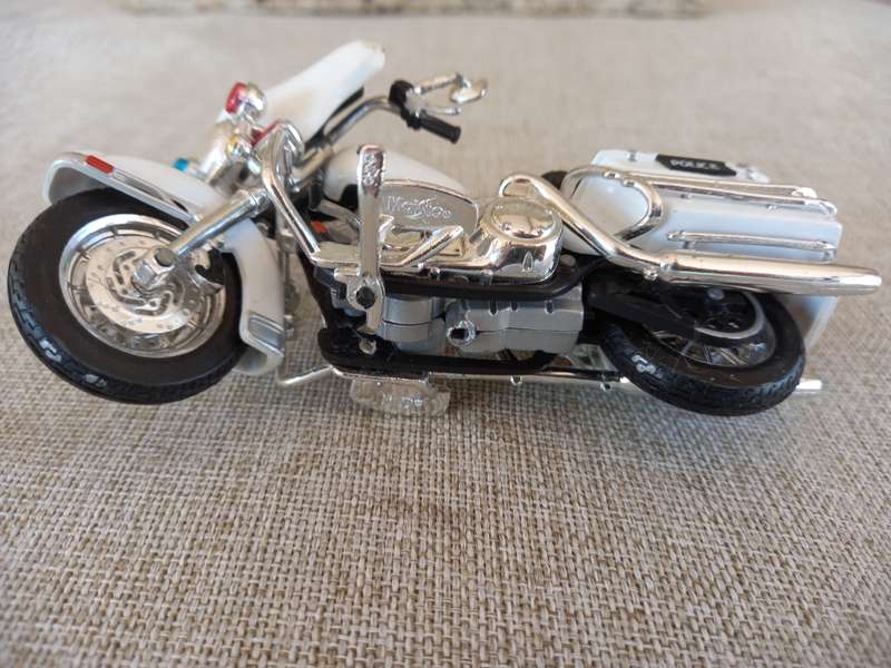 Maistro Police Motorbike