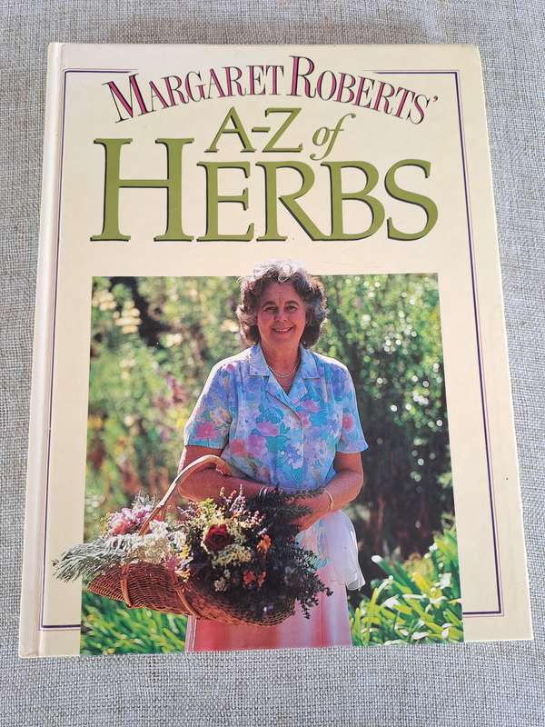 A-Z of Herbs - Margaret Roberts