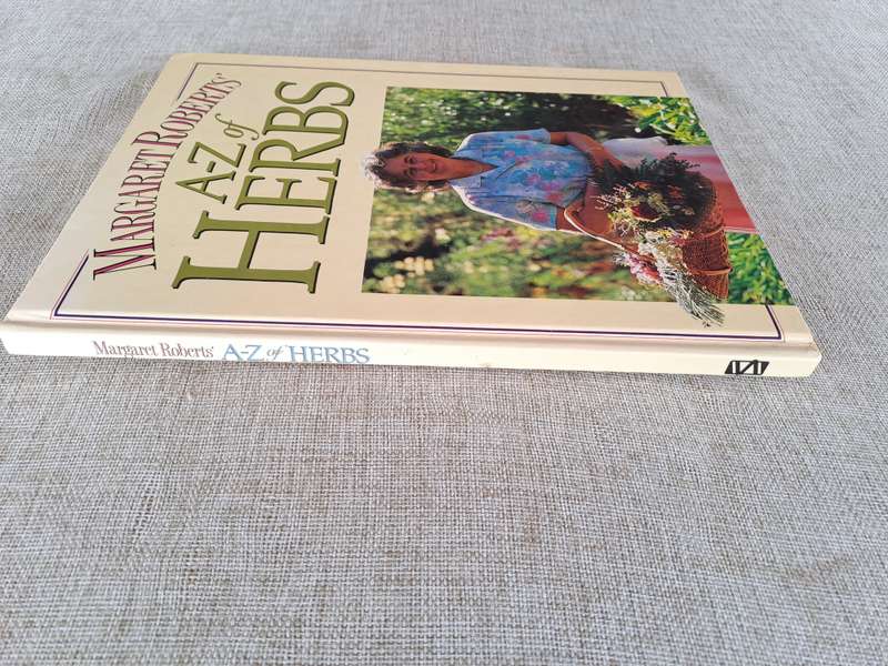 A-Z of Herbs - Margaret Roberts