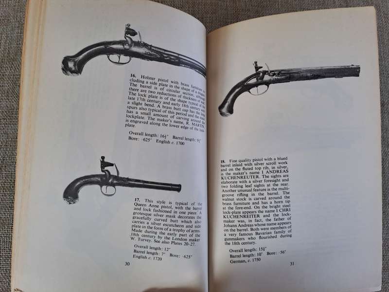 Flintlock Pistols: An Illustrated Guide to Flintlock pistols from the 17th to the 19th Century