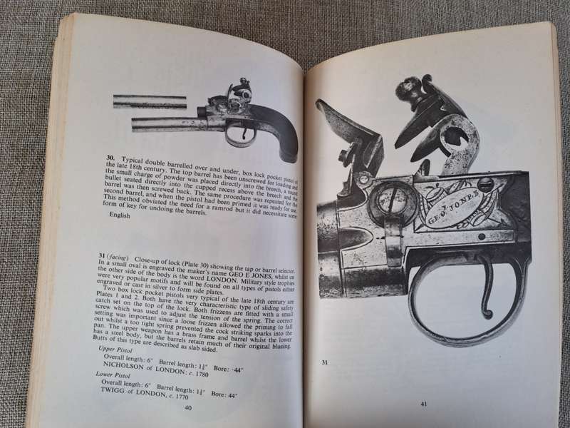 Flintlock Pistols: An Illustrated Guide to Flintlock pistols from the 17th to the 19th Century