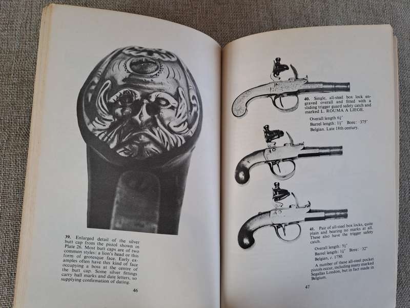 Flintlock Pistols: An Illustrated Guide to Flintlock pistols from the 17th to the 19th Century