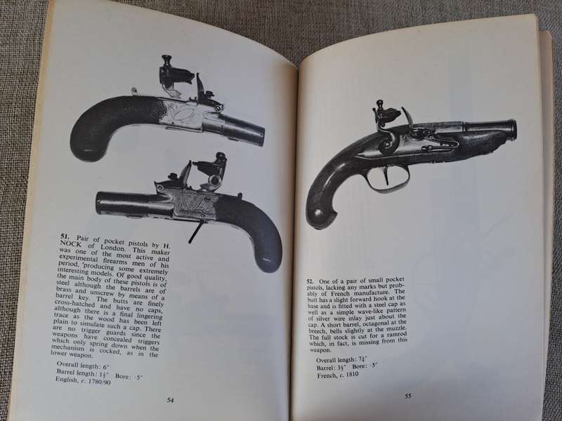 Flintlock Pistols: An Illustrated Guide to Flintlock pistols from the 17th to the 19th Century