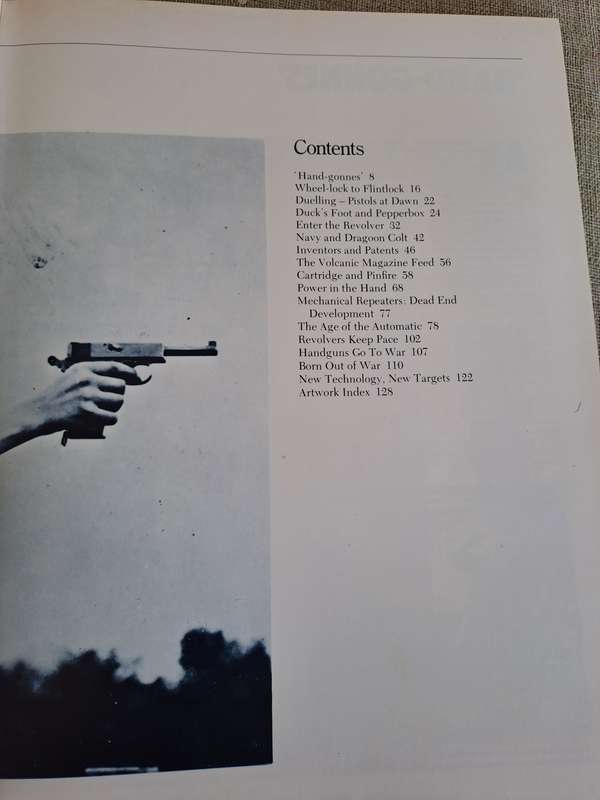 The Complete Handgun 1300 to the Present - Ian V. Hogg & John Batchelor
