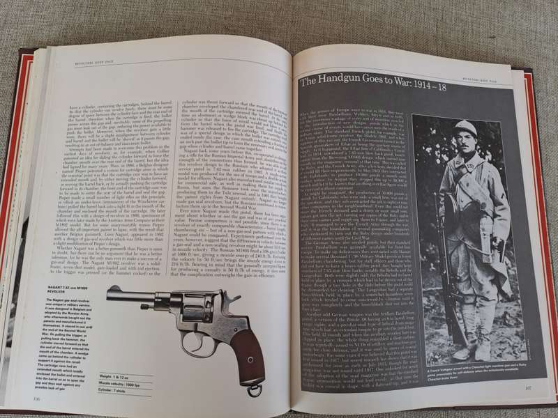 The Complete Handgun 1300 to the Present - Ian V. Hogg & John Batchelor