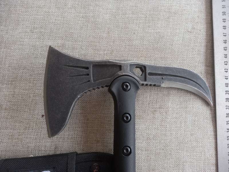 SOG - Tactical Axe