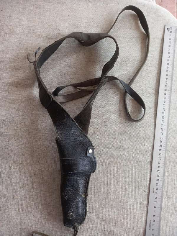Leather shoulder holster - got it from a BSAP / Selous Scouts member