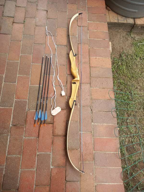 Victory Ragim 28" Bow (Italy) - 3 Piece 26# at 28"