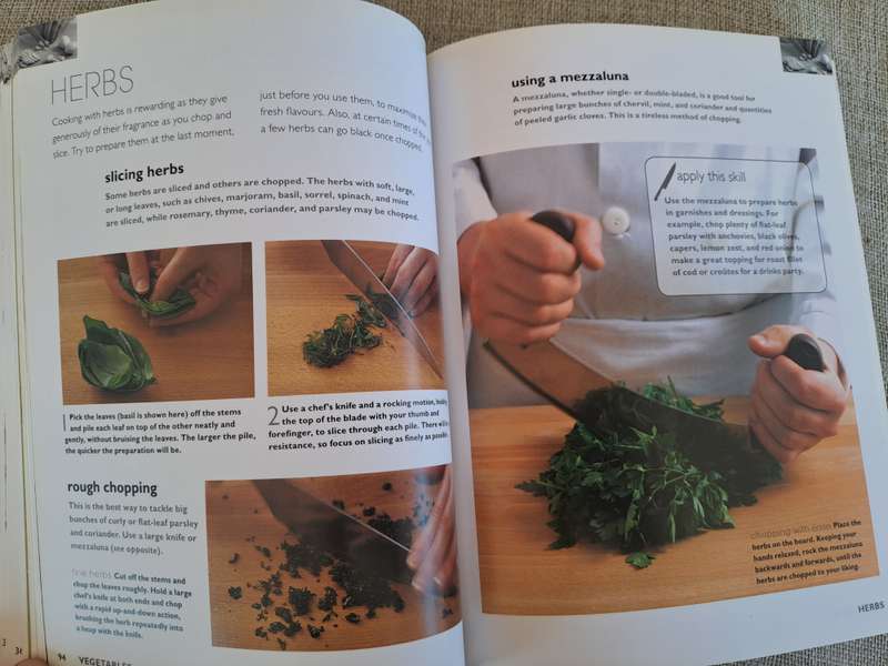 Knife Skills: How to Carve / Chop / Slice/ Fillet - Marcus Wareing, Shaun Hill, Charlie Trotter, Lyn