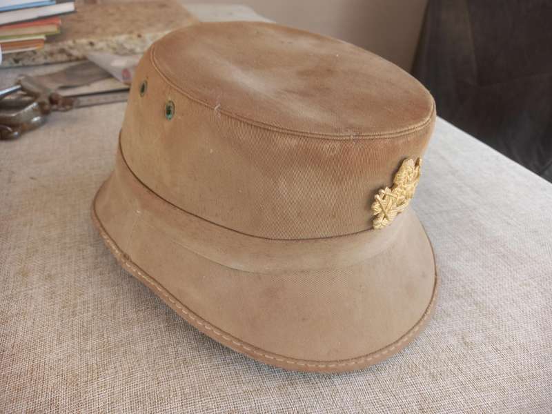 British South Africa Police BSAP - Shako Sun Helmet