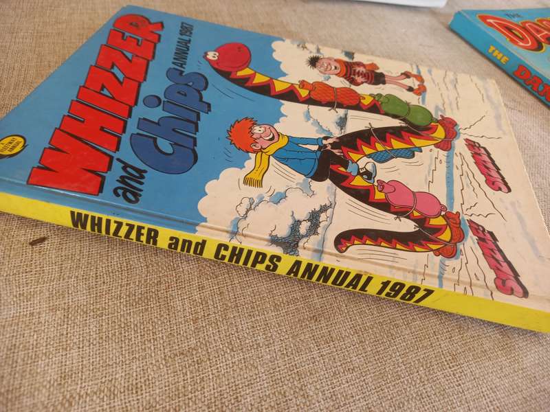 Whizzer and Chips Annual - 1987