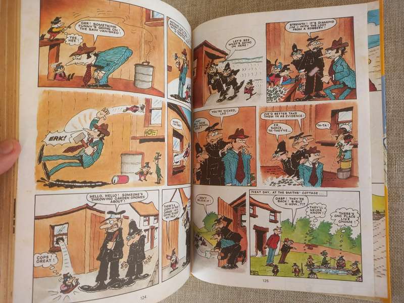 Whizzer and Chips Annual - 1987