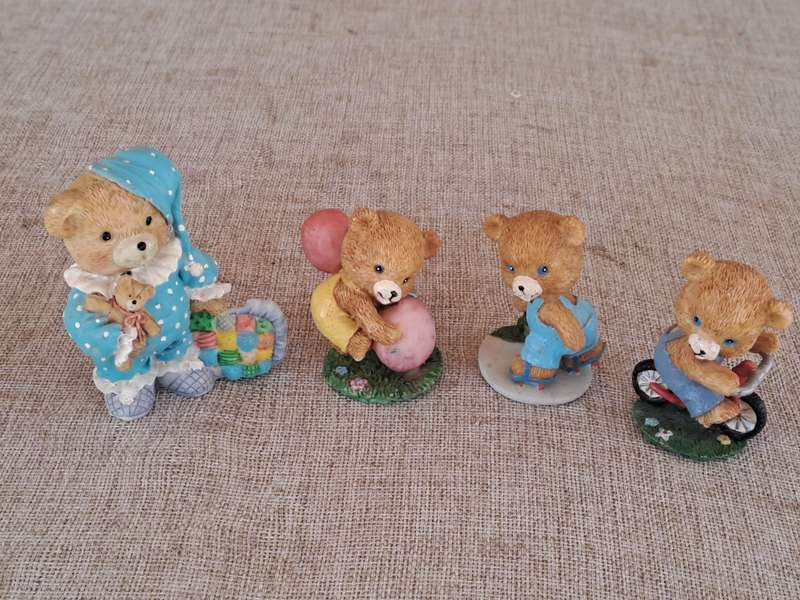 Teddy Bear Miniatures  Collection of 7 bears