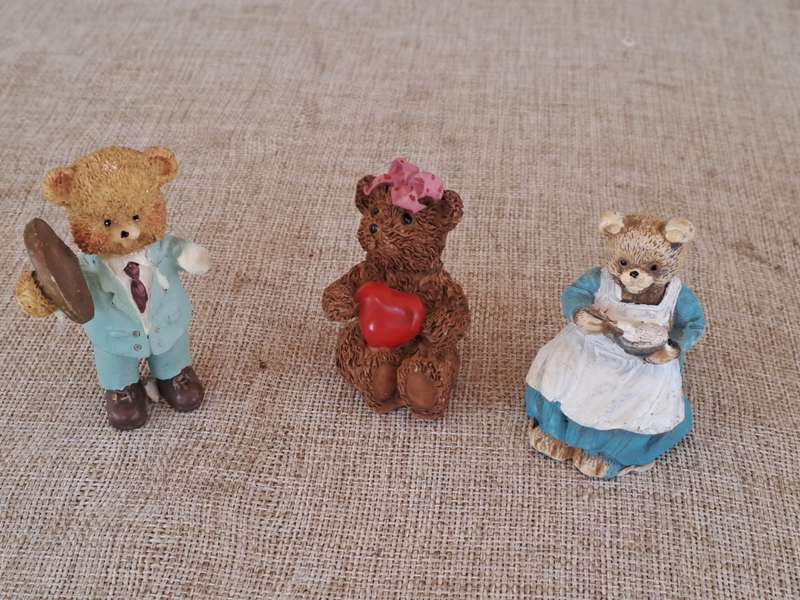 Teddy Bear Miniatures  Collection of 7 bears