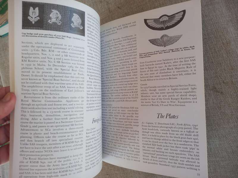 Special Air Service - Book , and badges - 4 items