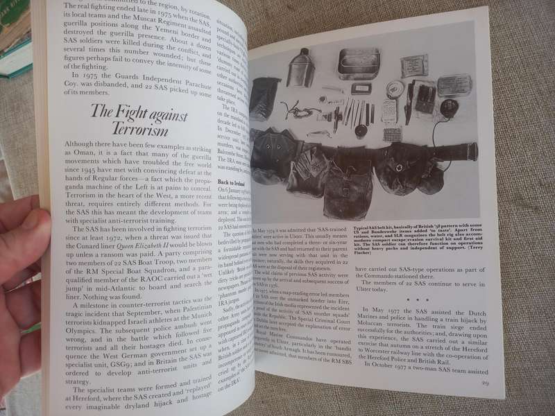 Special Air Service - Book , and badges - 4 items