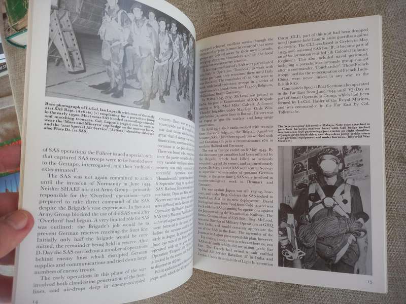 Special Air Service - Book , and badges - 4 items