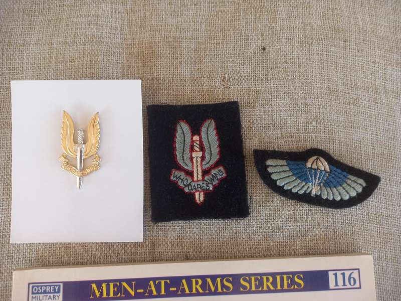 Special Air Service - Book , and badges - 4 items