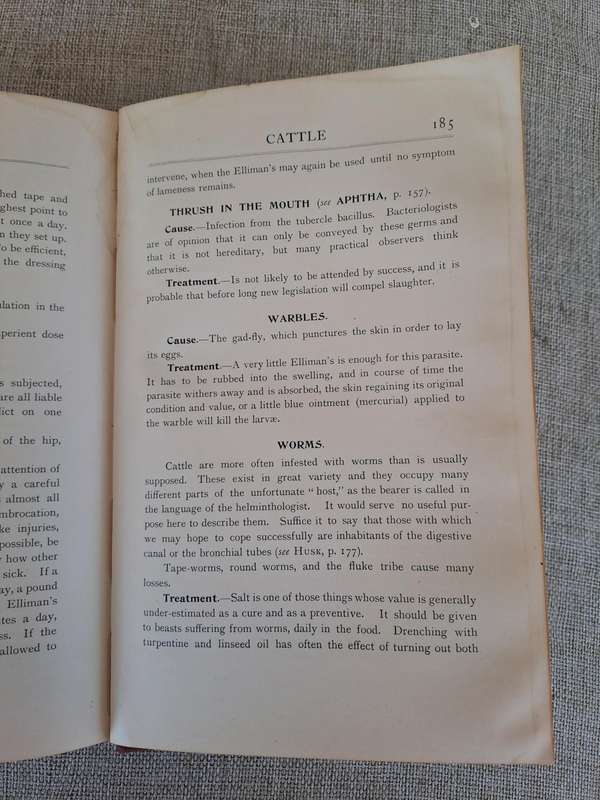 Animals treatment First Aid: Horses Dogs Birds & Cattle, The Elliman E.F.A. book