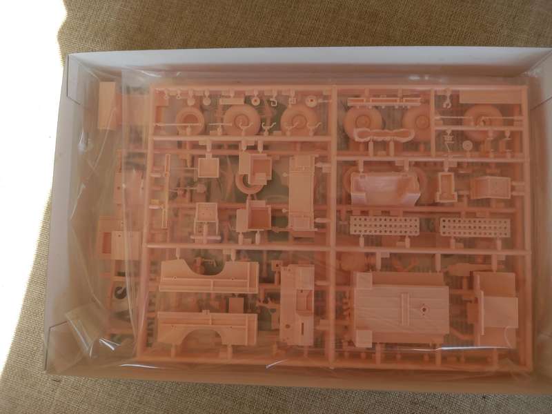 SAS Land Rover Pink Panther 1/35 scale - Tamiya