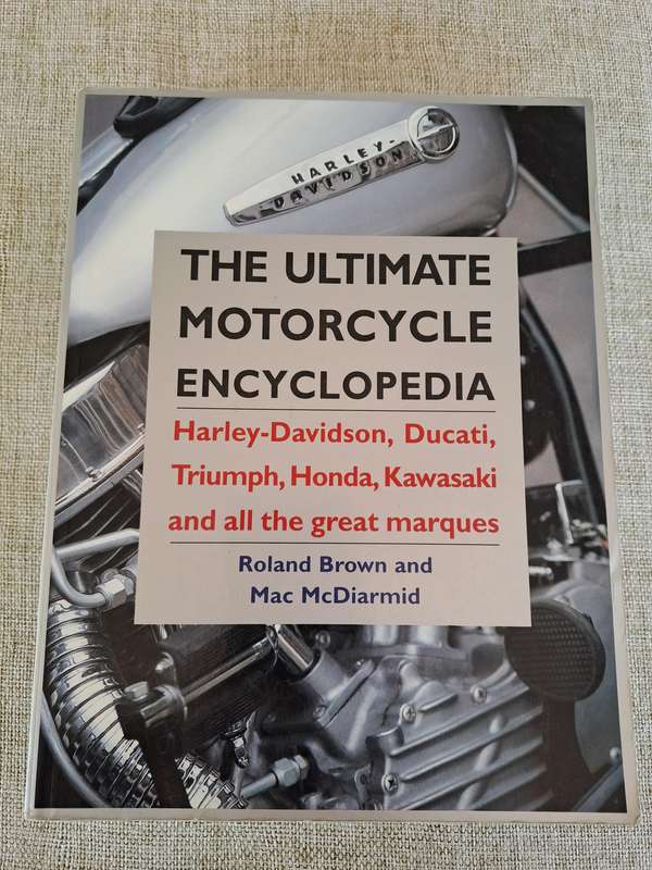 The Ultimate Motoring Encyclopedia - Roland Brown & Mac McDiarmid