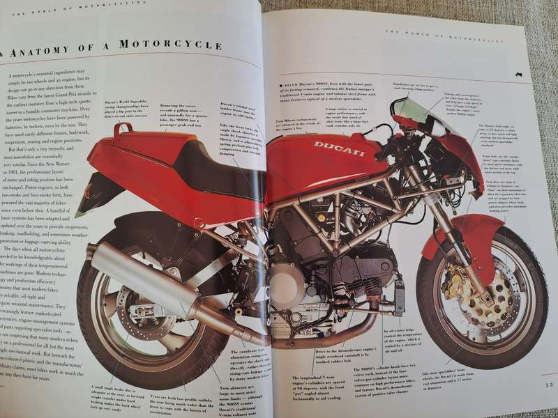 The Ultimate Motoring Encyclopedia - Roland Brown & Mac McDiarmid