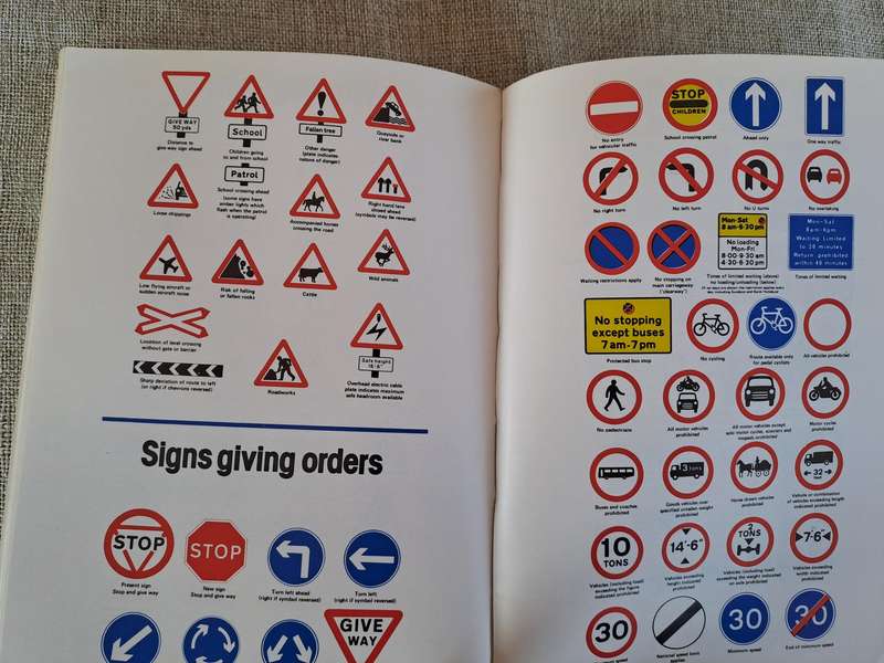 Advanced Motoring: Institute of Advanced Motorists Manual