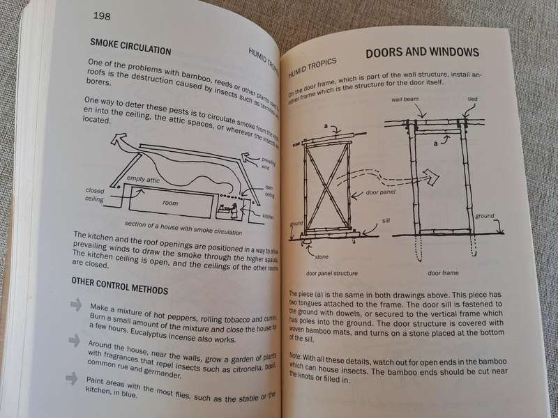 The Barefoot Architect: A Handbook for Green Building - Johan van Lengen