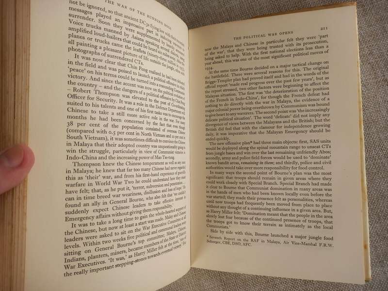 The War of the Running Dogs: How Malaya Defeated the Communist Guerrillas 1948-1960 - Noel Barber