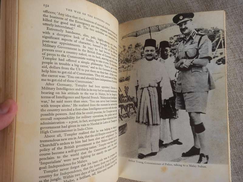 The War of the Running Dogs: How Malaya Defeated the Communist Guerrillas 1948-1960 - Noel Barber