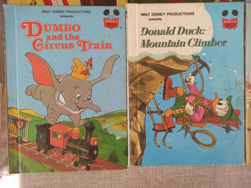 Walt Disney Wonderful World of Reading x 19 (2)