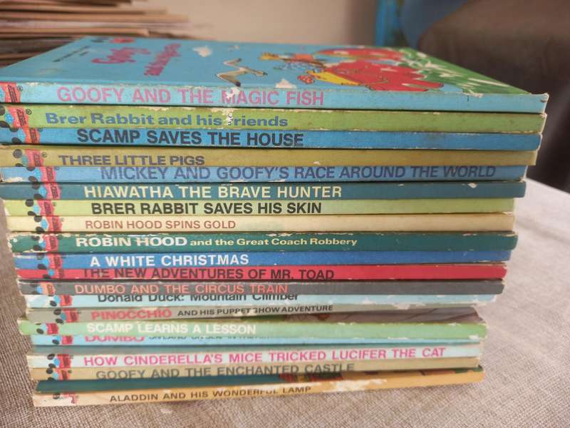 Walt Disney Wonderful World of Reading x 19 (2)