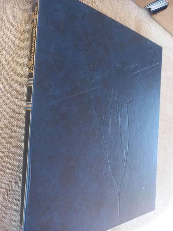 The illustrated encyclopedia of aircraft - 216 volumes - 18 binders