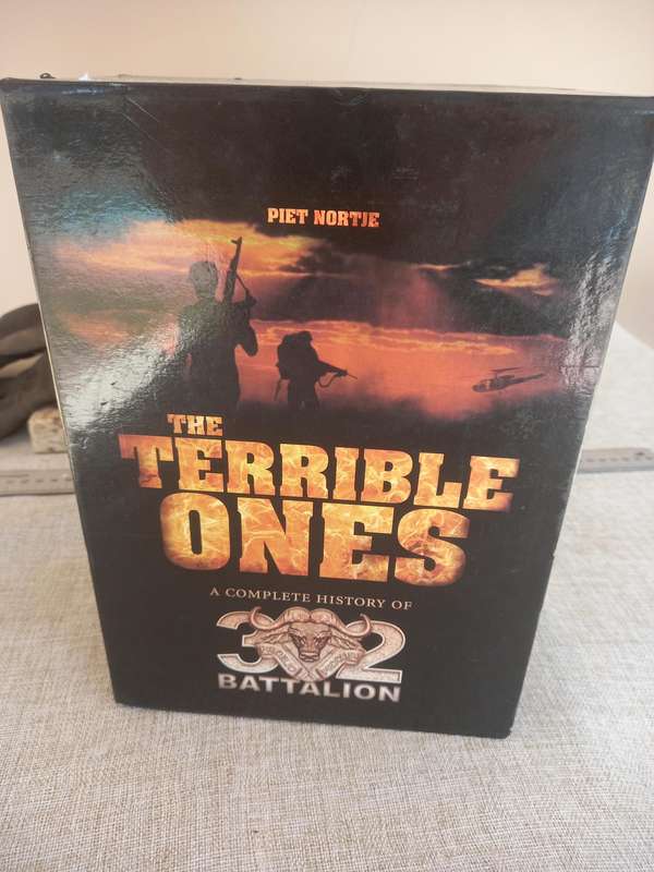 The Terrible Ones: Two Volumes - A Complete History Of 32 Battalion /boxset - Piet Nortje