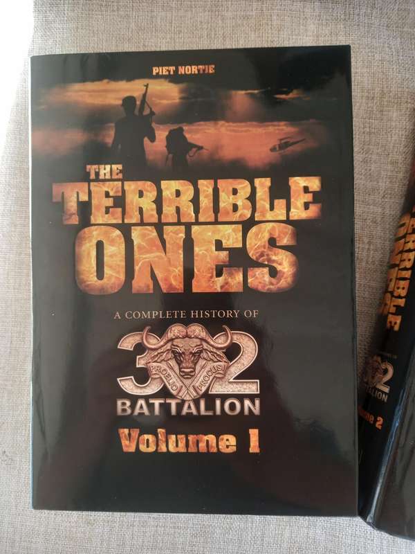 The Terrible Ones: Two Volumes - A Complete History Of 32 Battalion /boxset - Piet Nortje