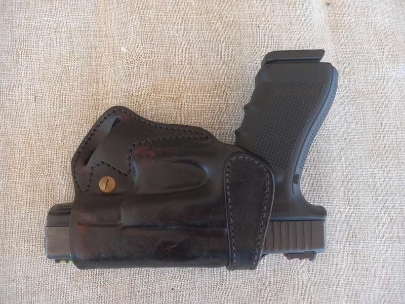 Leather - OWB - Horizontal - Small of the back Holster - Glock 17/19/22/23 or similar size frame