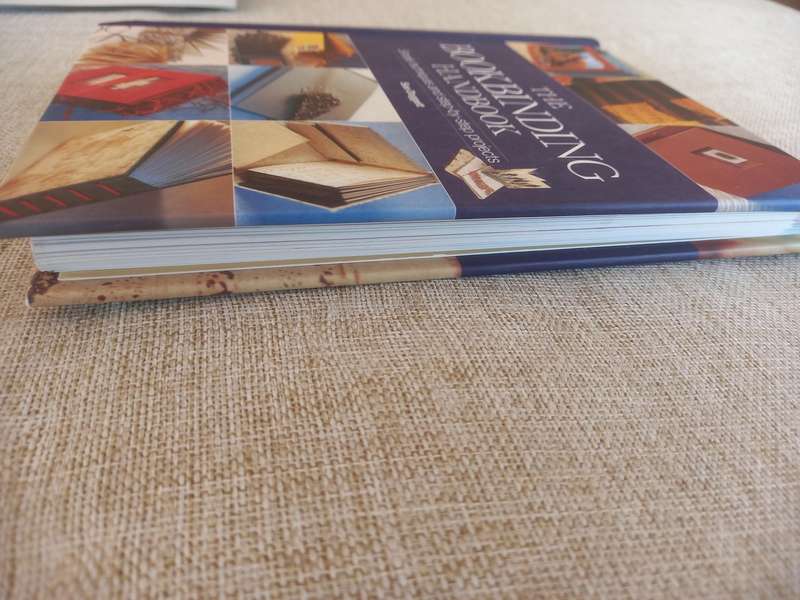 The Book Binding Handbook - simple techniques and step-by-step projects - Sue Doggett
