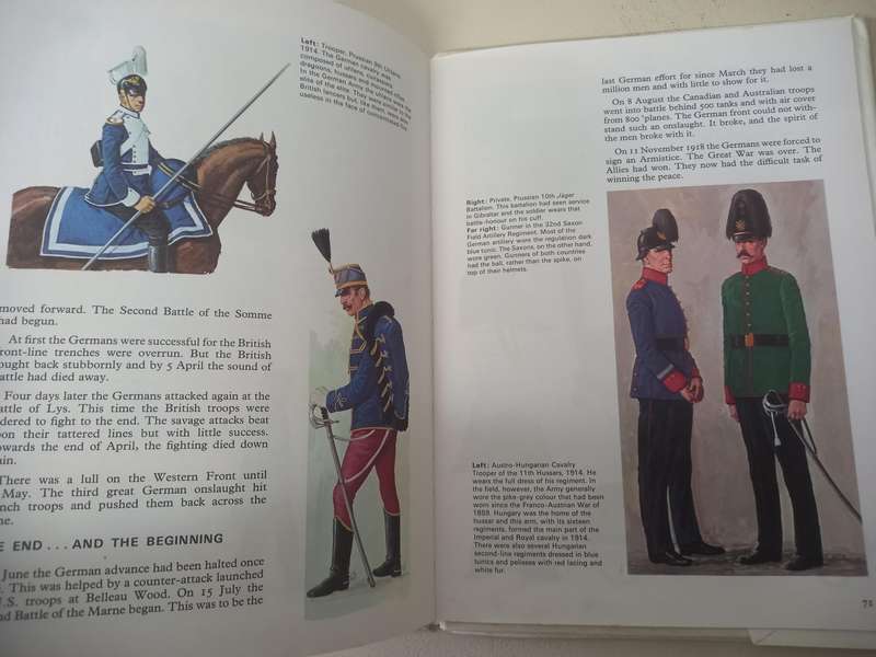Fighting Men and their Uniforms by Kenneth Allen / A Hamlyn Pointer Book