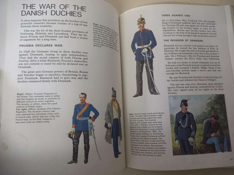 Fighting Men and their Uniforms by Kenneth Allen / A Hamlyn Pointer Book