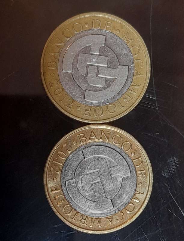 MOCAMBIQUE 10 METICAIS x 2 coins