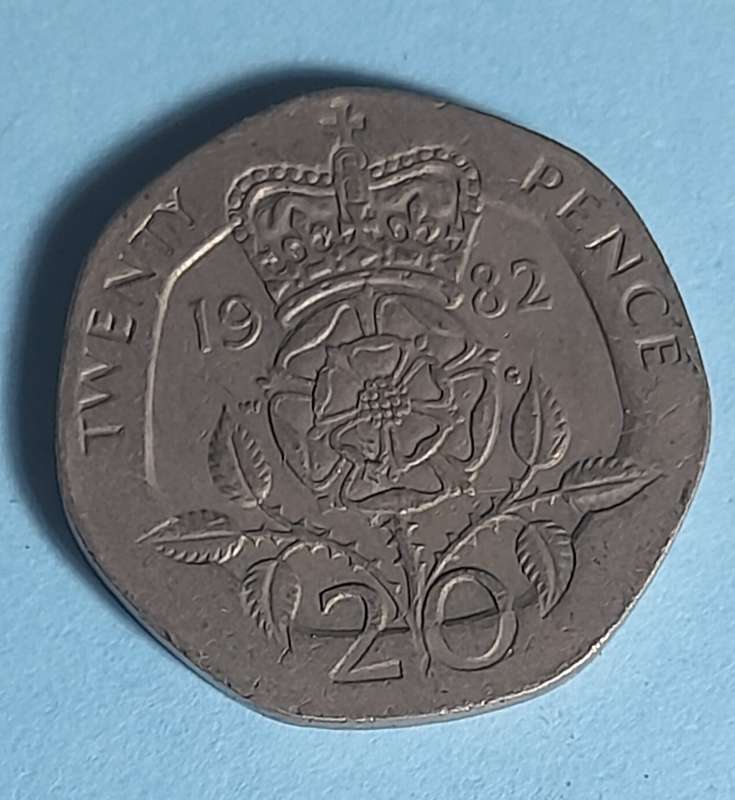 COIN BRITISH 1982 20 Twenty Pence ELIZABETH II