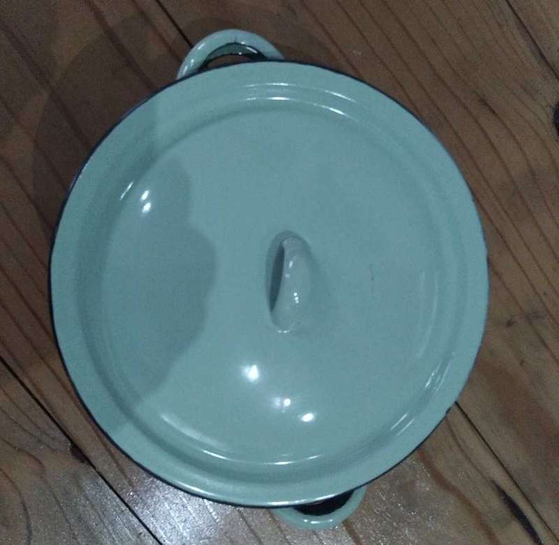 Enamel Bowl with Lid