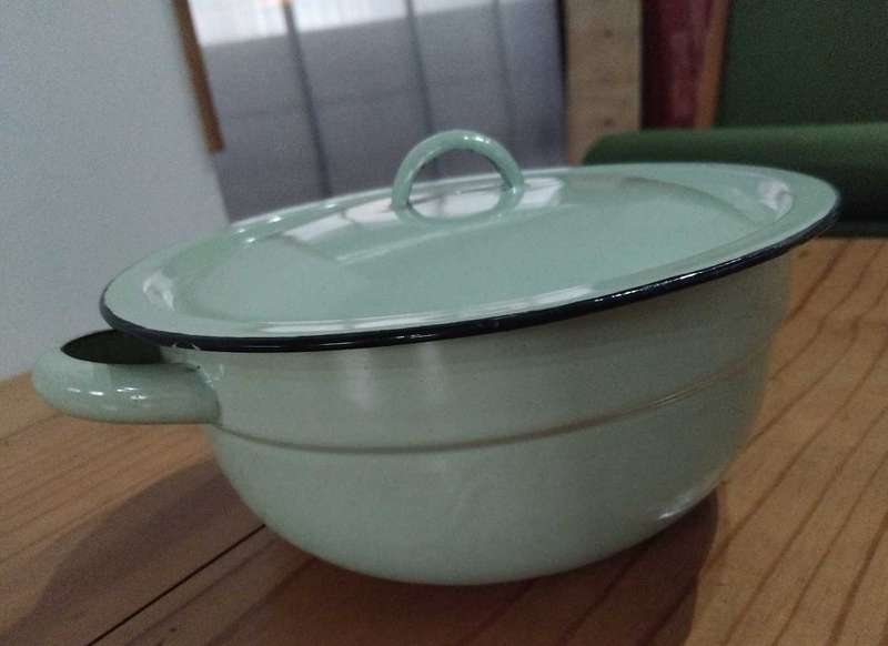 Enamel Bowl with Lid