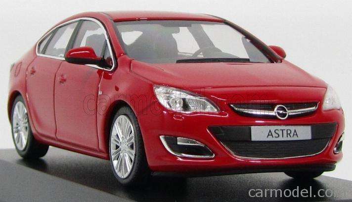 Opel Astra - 2012 - Red