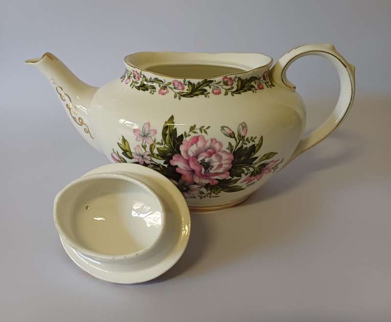 Royal Albert Cotswold teapot
