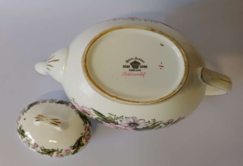 Royal Albert Cotswold teapot