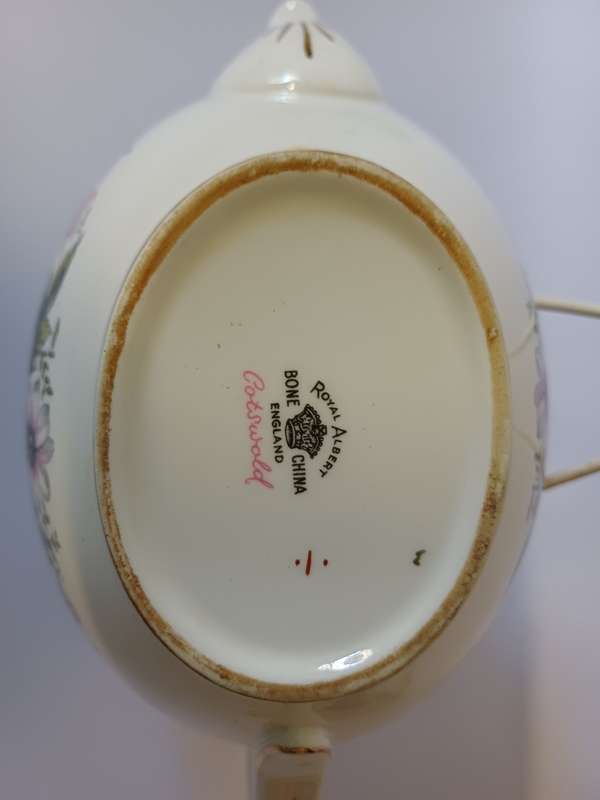 Royal Albert Cotswold teapot